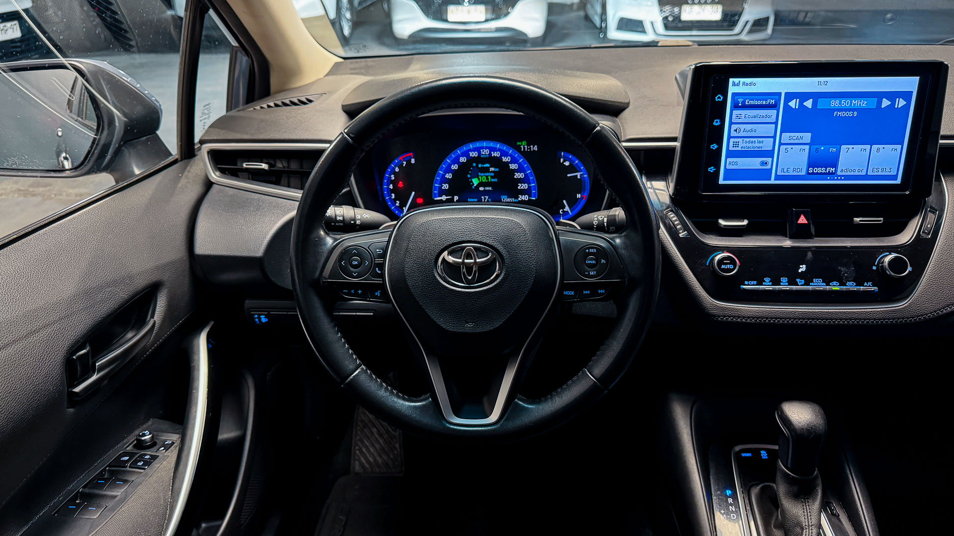 Toyota Corolla — foto 12 de 25