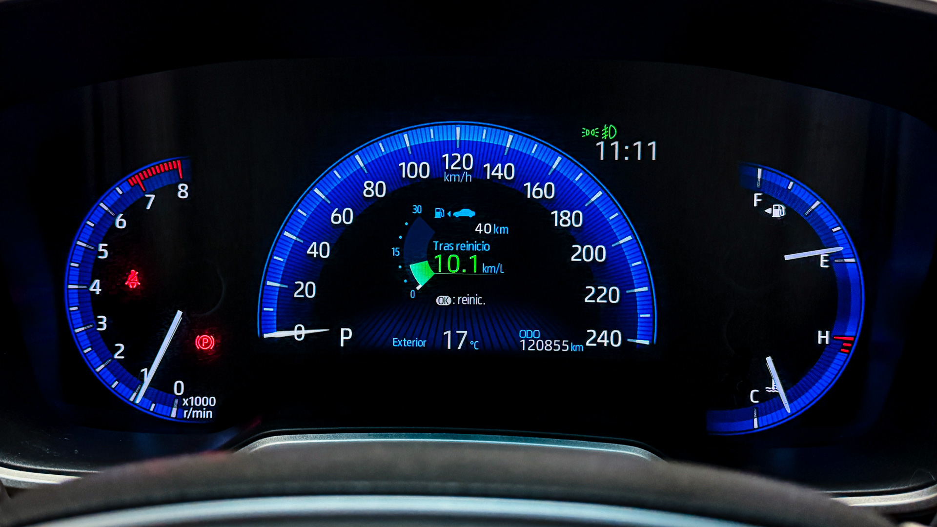 Toyota Corolla — foto 8 de 25