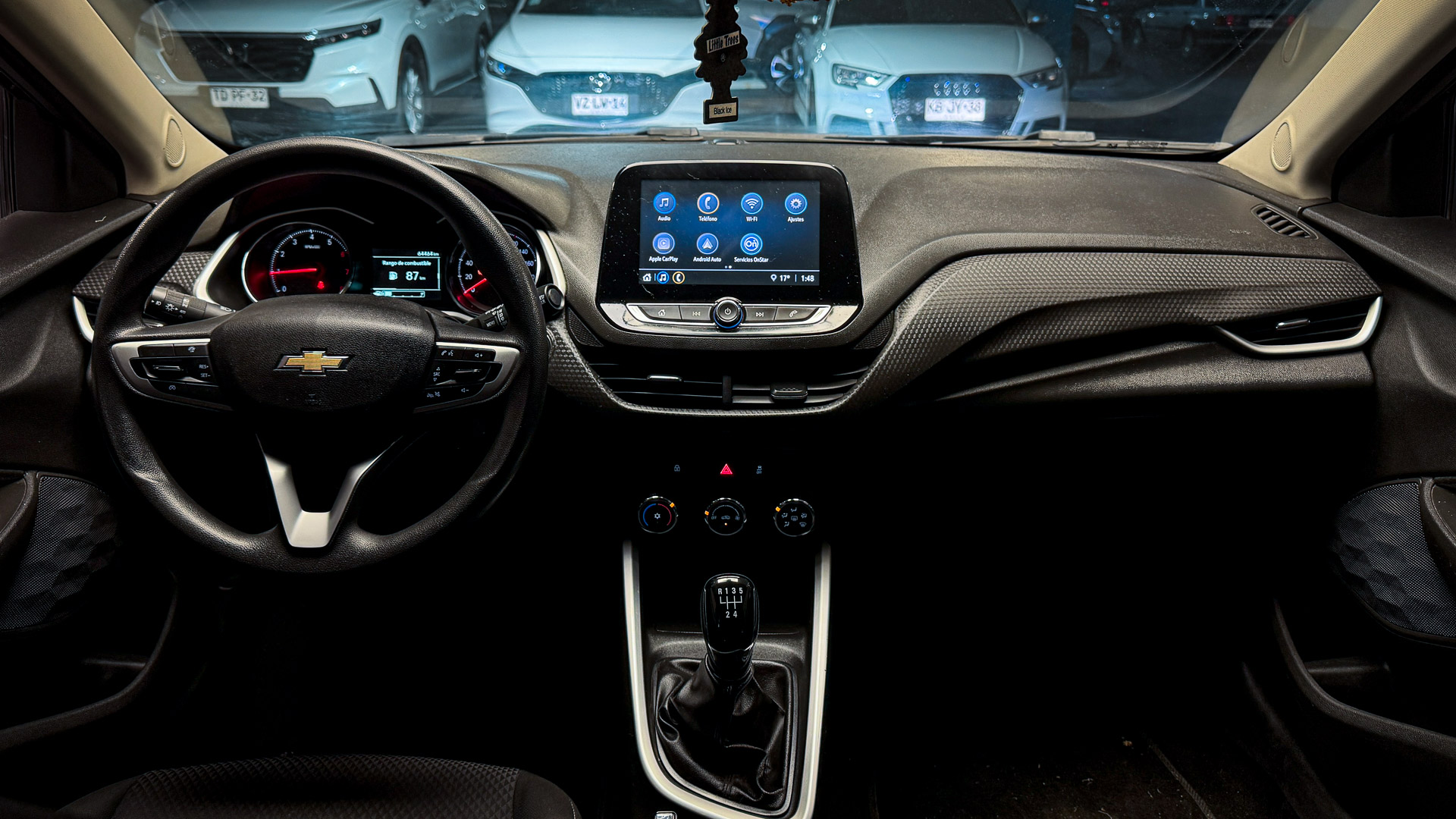 Chevrolet Onix — foto 14 de 23