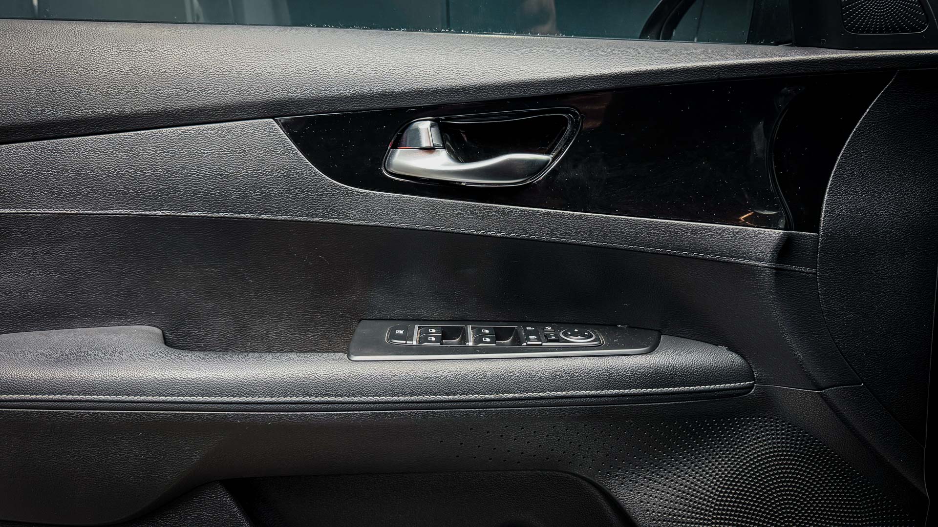 KIA Cerato — foto 23 de 26