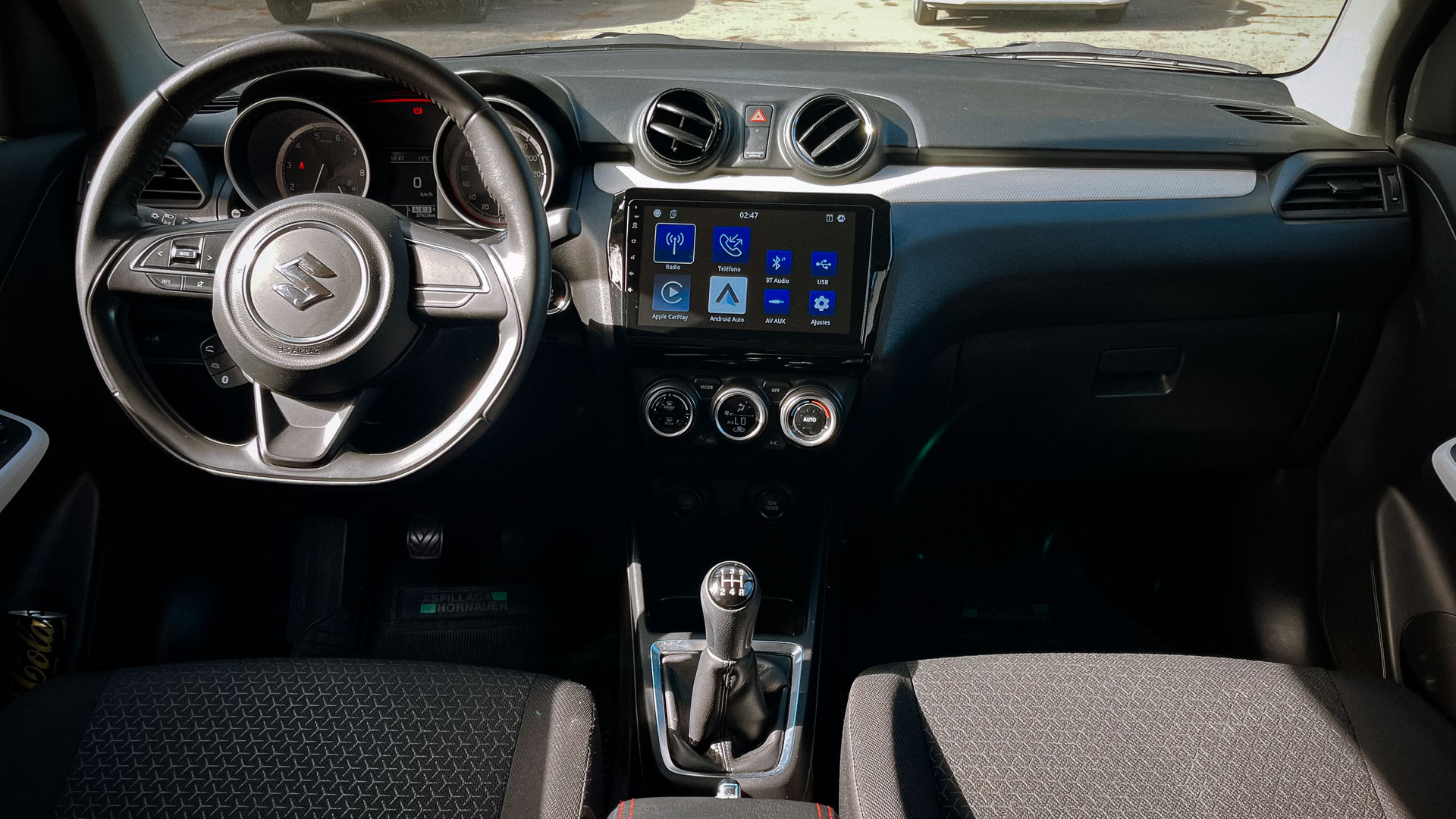 Suzuki Swift — foto 14 de 21