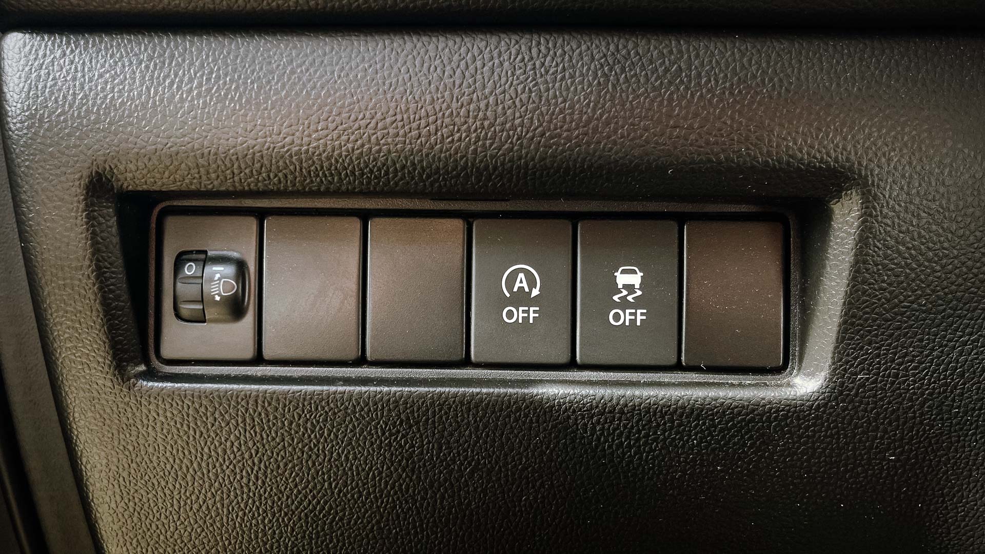 Suzuki Swift — foto 18 de 21