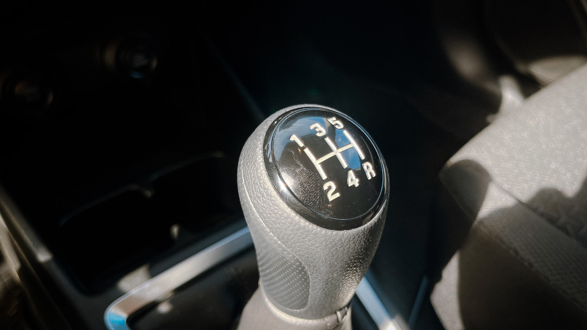 Suzuki Swift — foto 19 de 21