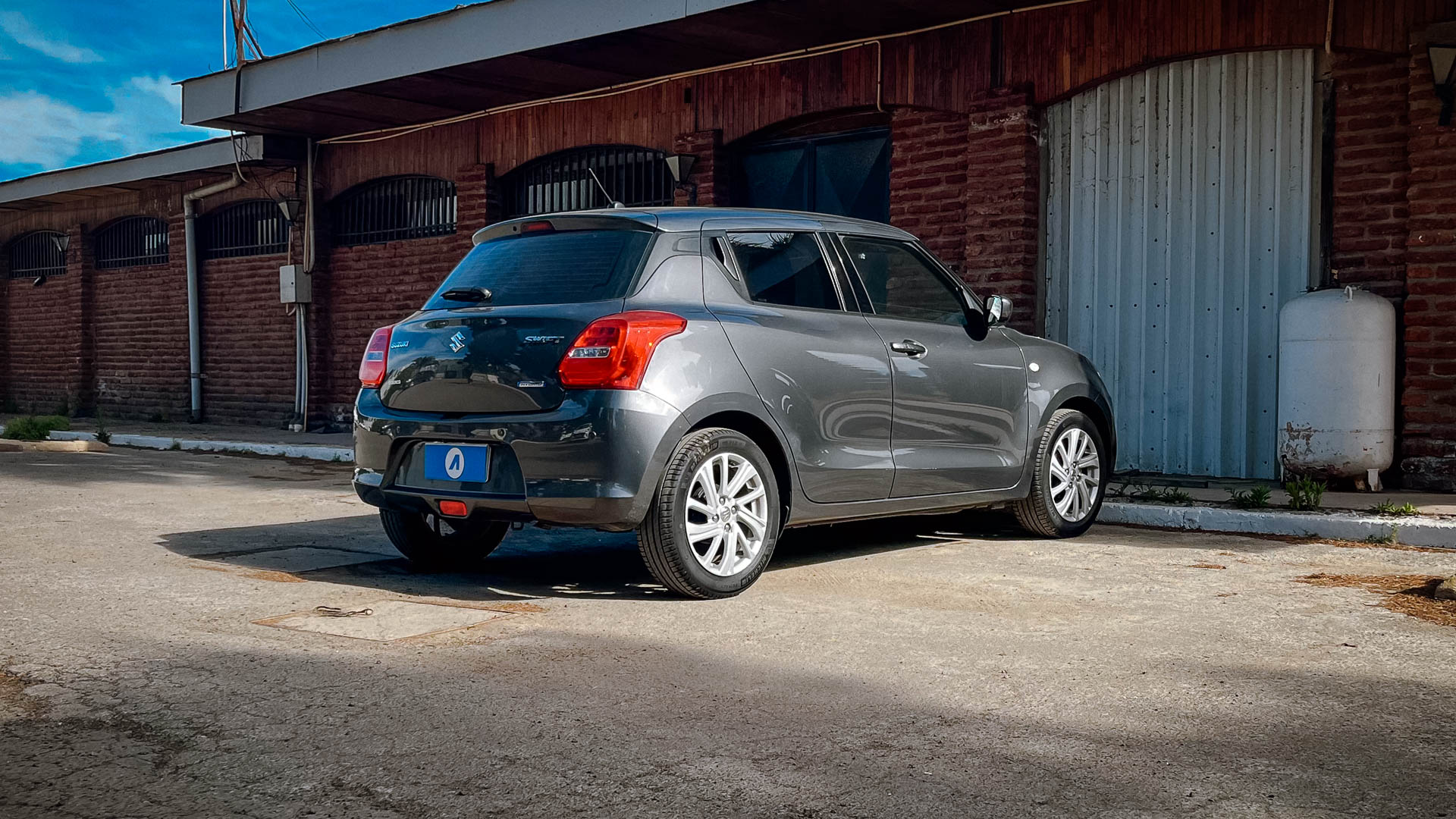 Suzuki Swift — foto 4 de 21
