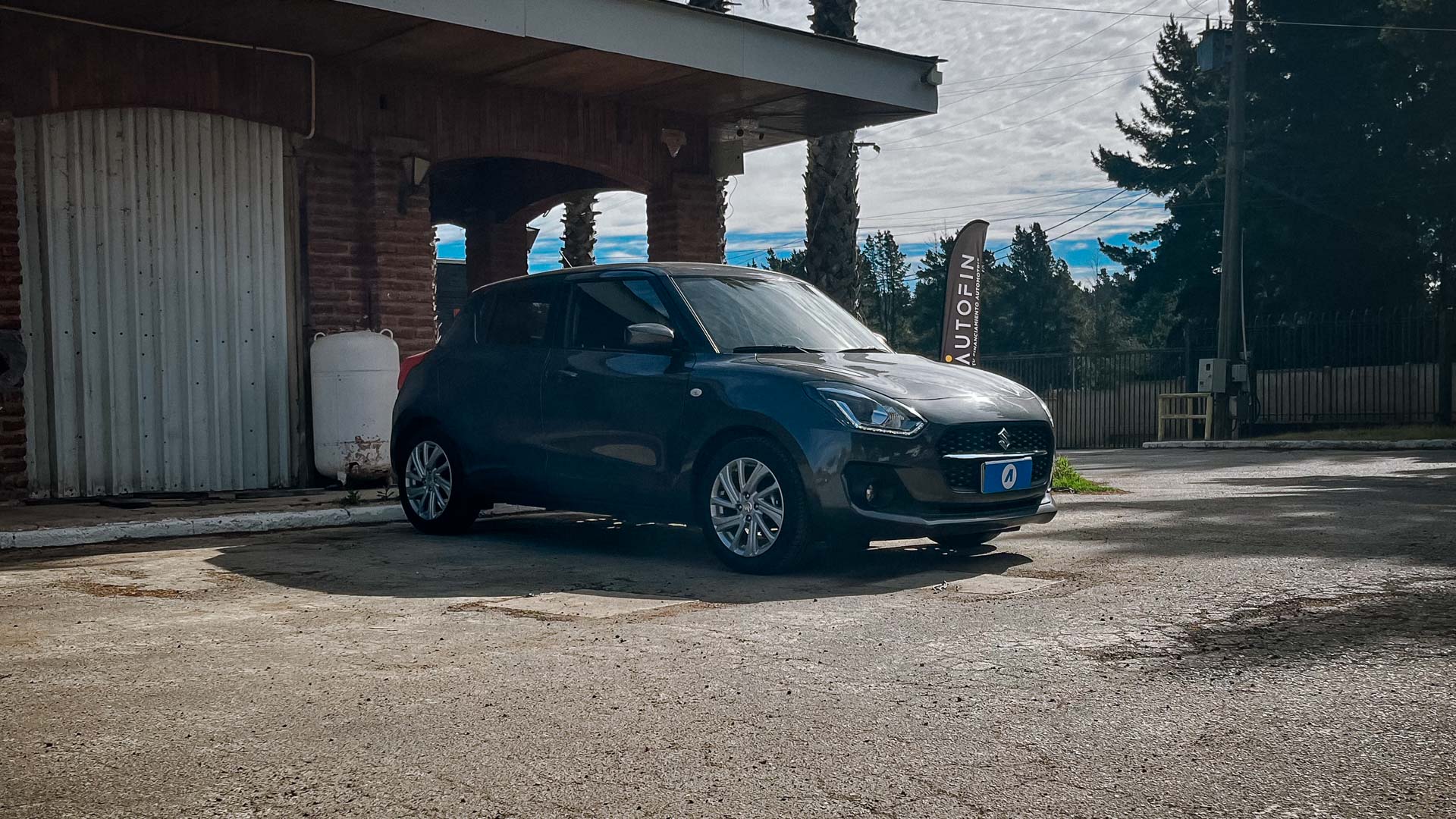 Suzuki Swift — foto 5 de 21
