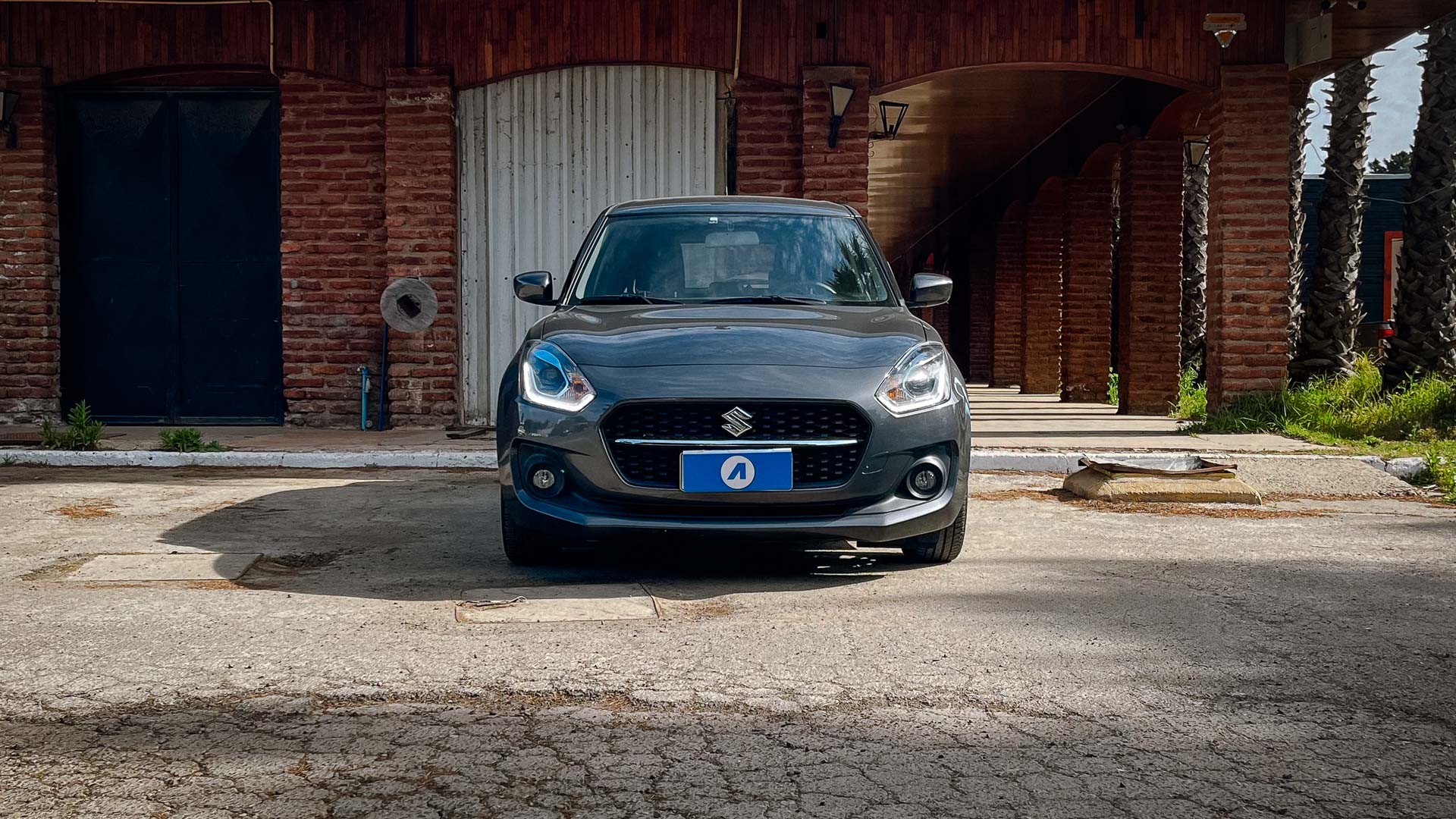 Suzuki Swift — foto 6 de 21