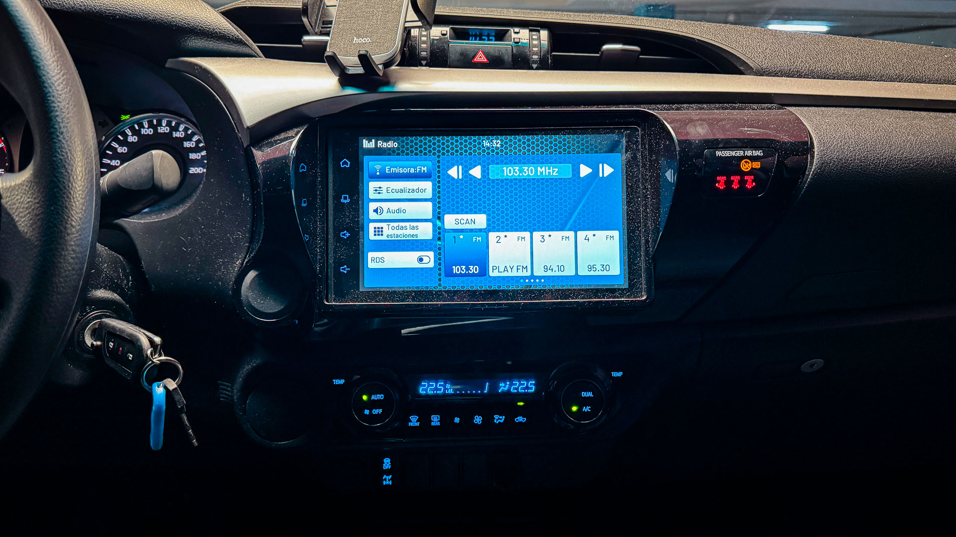 Toyota Hilux — foto 16 de 27
