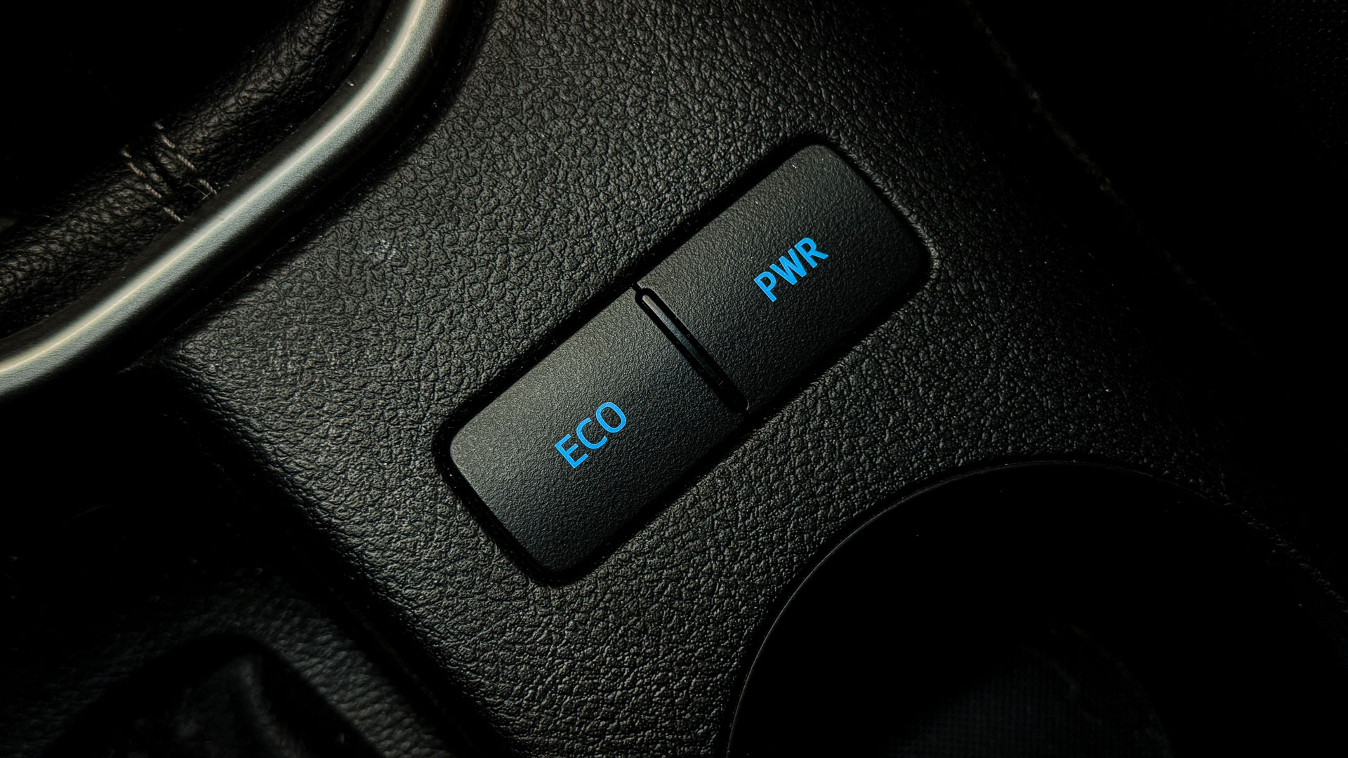Toyota Hilux — foto 22 de 27
