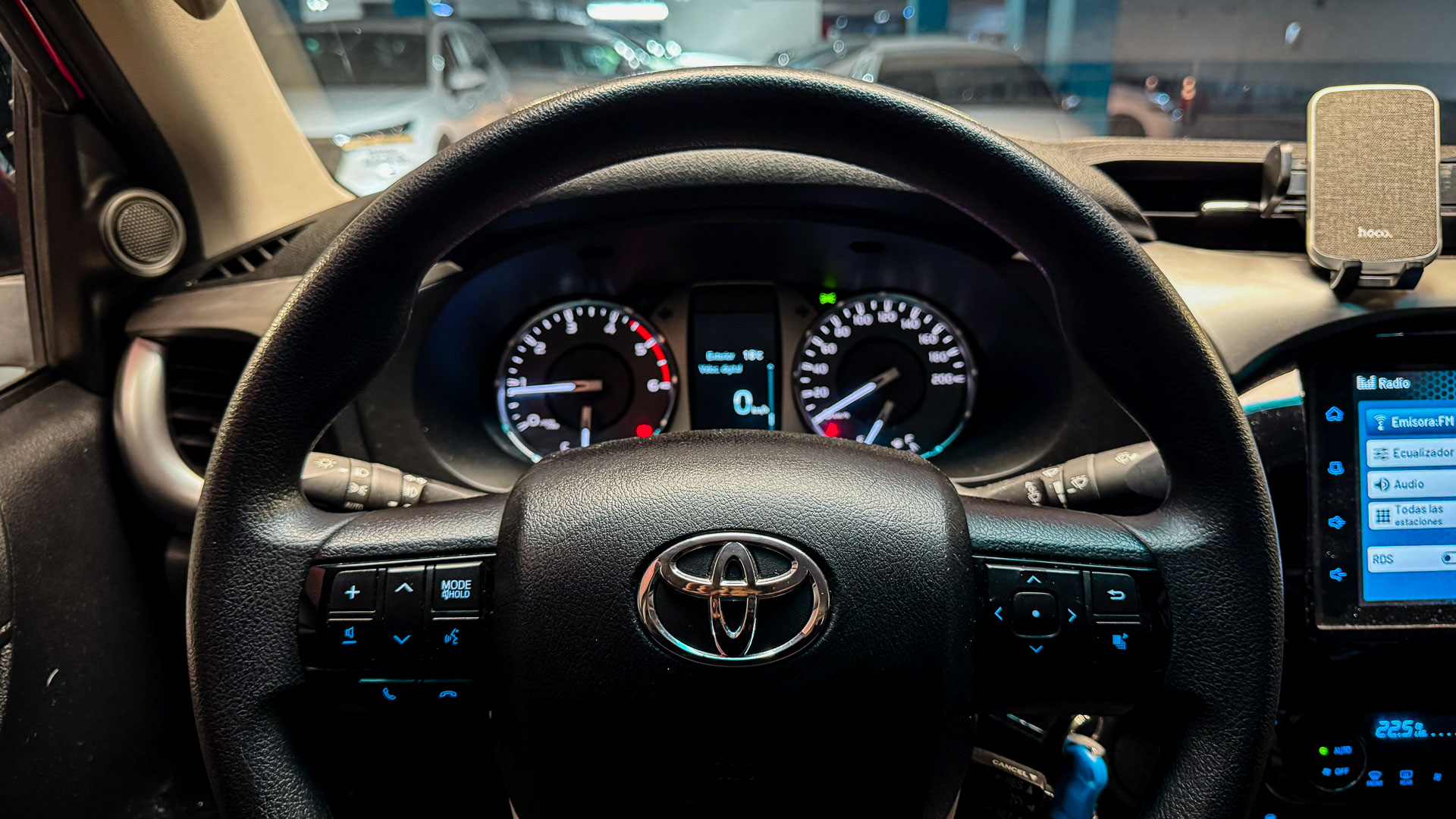 Toyota Hilux — foto 7 de 27