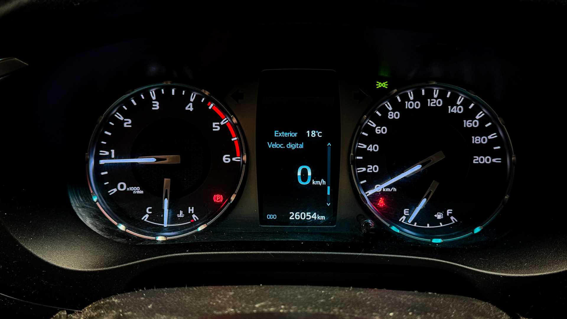 Toyota Hilux — foto 8 de 27