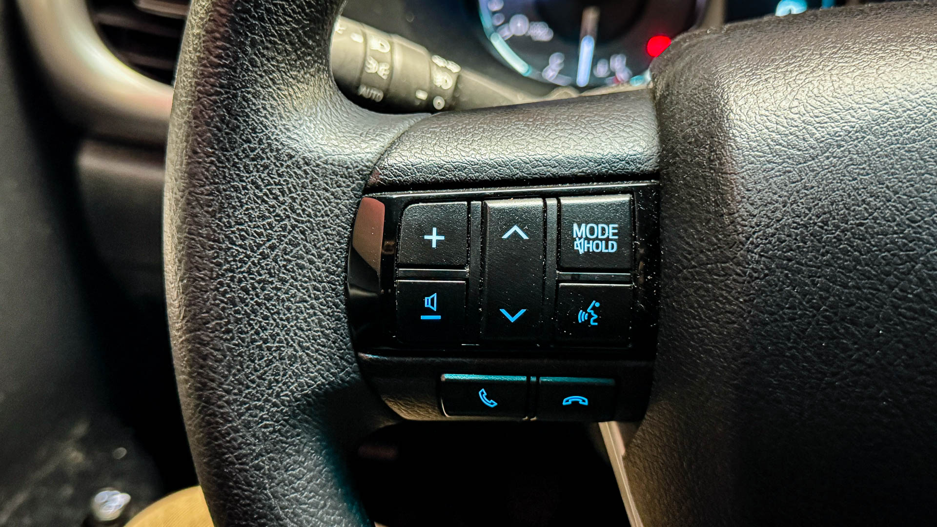 Toyota Hilux — foto 9 de 27